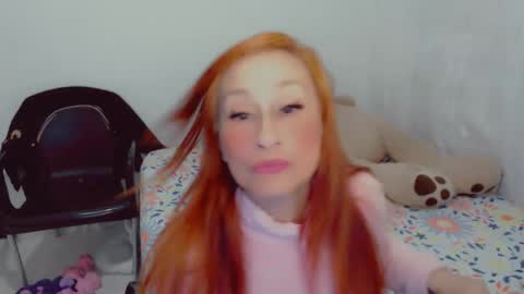 Snapshot of skarlett2072 chatting on November 11, 12:49 pm Arlett online show from November 11, 12:49 pm