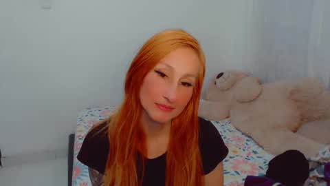 Snapshot of skarlett2072 chatting on November 20, 11:04 pm Arlett online show from November 20, 11:04 pm