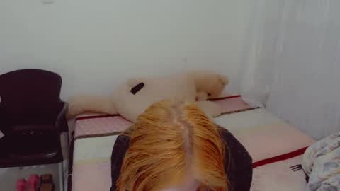 Snapshot of skarlett2072 chatting on December 4, 12:14 pm Arlett online show from December 4, 12:14 pm