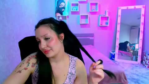 Snapshot of skarlett_monliss chatting on April 18, 7:58 pm Skarlett Monliss online show from April 18, 7:58 pm