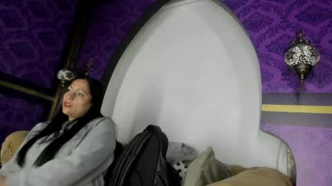 Snapshot of skarlettbarnes chatting on May 13, 11:51 am skarlettbarnes online show from May 13, 11:51 am