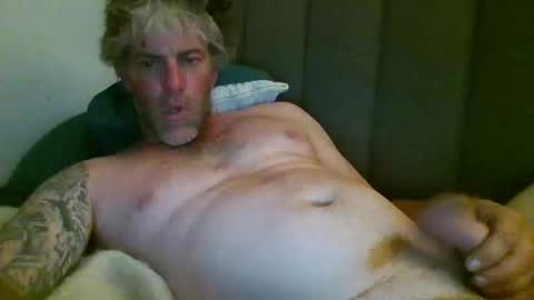 Snapshot of skataz89999 chatting on December 3, 4:16 pm AJAY online show from December 3, 4:16 pm