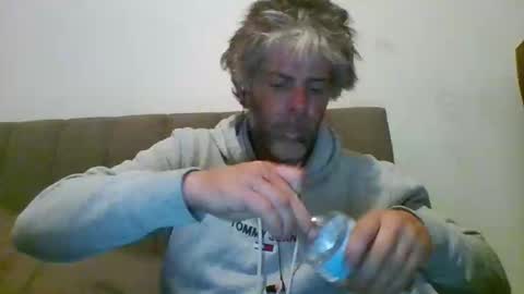 Snapshot of skataz89999 chatting on December 14, 12:10 pm AJAY online show from December 14, 12:10 pm