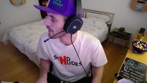 skatejocke online show from November 19, 9:09 am