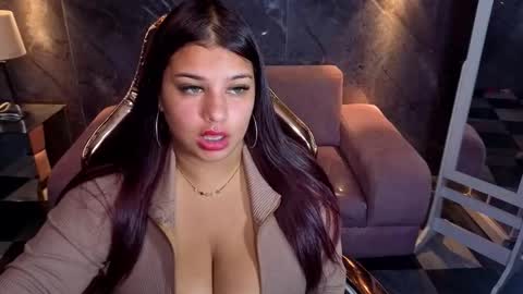 Snapshot of skeler_lovd_b chatting on November 5, 2:17 pm Skarlet online show from November 5, 2:17 pm