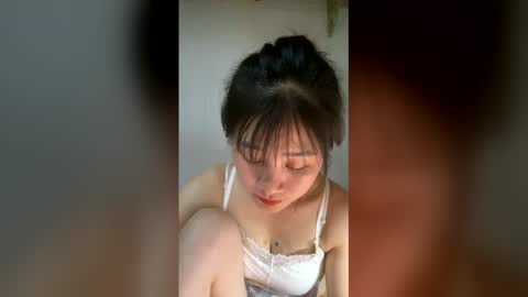 Shie online show from April 15, 2:02 pm