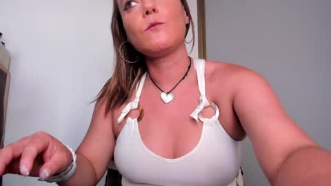 TINNA online show from December 2, 6:54 pm