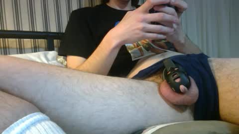 skindiana_bones online show from February 9, 9:30 pm