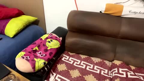 Snapshot of skinhell chatting on January 29, 11:56 pm Elias online show from January 29, 11:56 pm