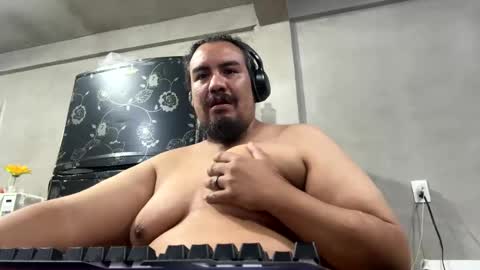 Snapshot of skinhell chatting on September 13, 3:06 am Elias online show from September 13, 3:06 am