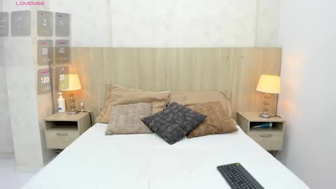 Emily Rojas online show from September 27, 7:41 pm