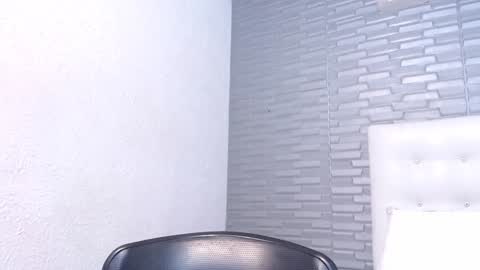skinny_hottie18 online show from December 14, 7:46 pm