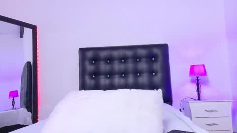 skinny_hottie18 online show from October 31, 3:02 pm