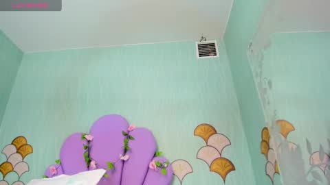 Snapshot of skinny_linda chatting on January 24, 4:17 pm online show from January 24, 4:17 pm
