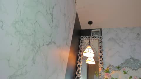 Snapshot of skinny_linda chatting on February 8, 1:11 pm online show from February 8, 1:11 pm