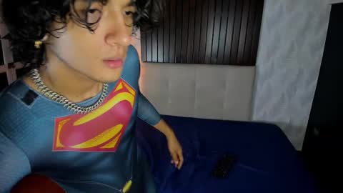 Snapshot of skinny_mac_ chatting on March 18, 12:19 pm Mac online show from March 18, 12:19 pm