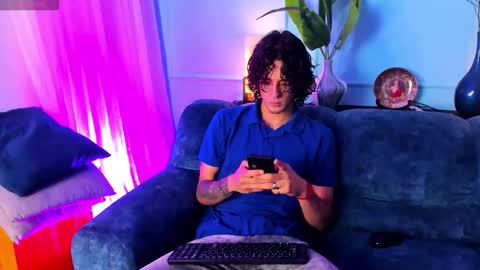 Snapshot of skinny_mac_ chatting on March 23, 2:21 pm Mac online show from March 23, 2:21 pm