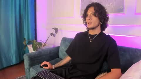 Snapshot of skinny_mac_ chatting on April 14, 1:17 pm Mac online show from April 14, 1:17 pm
