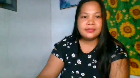 Snapshot of skinny_momma32 chatting on July 26, 9:00 pm skinny_momma32 online show from July 26, 9:00 pm