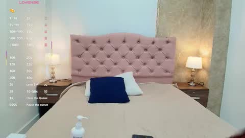 Noa online show from December 20, 11:28 am