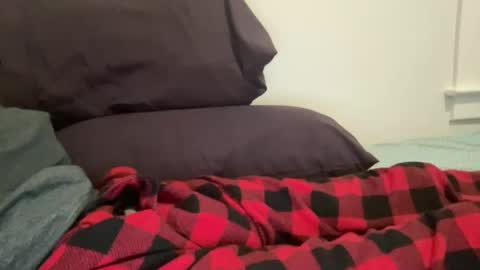 skinnyandweird online show from October 5, 9:24 pm