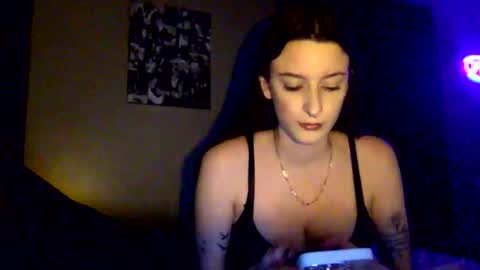 Snapshot of skinnyangel21 chatting on November 26, 4:13 am skinnyangel21 online show from November 26, 4:13 am