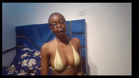 Snapshot of skinnyasssexyboobs chatting on November 10, 4:39 pm skinnyasssexyboobs online show from November 10, 4:39 pm