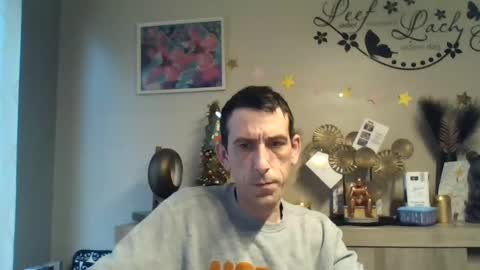 SkinnyBigCock2 online show from December 19, 9:40 am