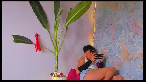 Snapshot of skinnybody_ chatting on March 26, 6:24 pm skinnybody_ online show from March 26, 6:24 pm