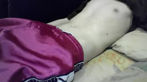 skinnycuteb0y online show from June 9, 10:05 am
