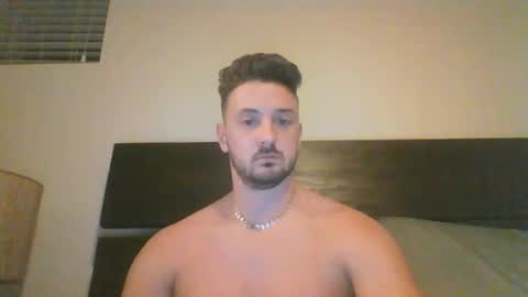 skinnyguylongdick1 online show from February 12, 4:44 am