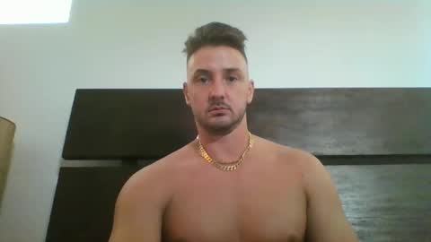 skinnyguylongdick1 online show from September 21, 6:42 pm