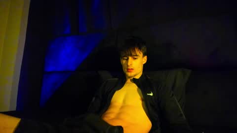 skinnyguywithbigd online show from January 12, 10:43 pm