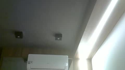 skinnykittencam online show from November 26, 6:14 am