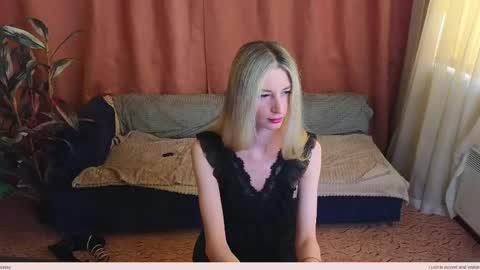 Skinnyladyy online show from May 12, 2:41 am