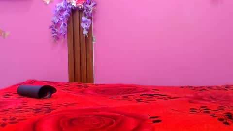 Snapshot of skinnysofia18 chatting on September 28, 1:16 pm sofia online show from September 28, 1:16 pm