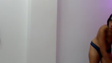 Snapshot of skinnysofia18 chatting on October 24, 1:51 pm sofia online show from October 24, 1:51 pm