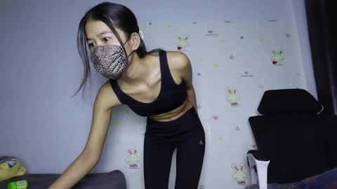 skinnythai4u online show from May 7, 10:53 am