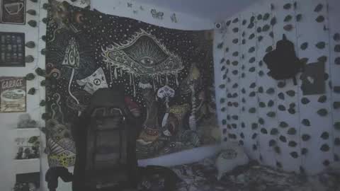 Snapshot of skiny_dann chatting on April 20, 2:47 am skiny_dann online show from April 20, 2:47 am