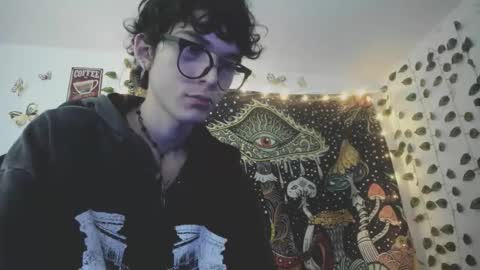 Snapshot of skiny_dann chatting on April 27, 3:15 am skiny_dann online show from April 27, 3:15 am