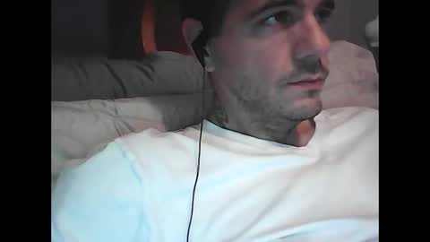 Snapshot of skippy6988 chatting on October 22, 12:00 am Easy-E online show from October 22, 12:00 am