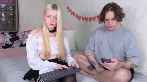 Ethan and Mona online show from July 17, 9:19 pm