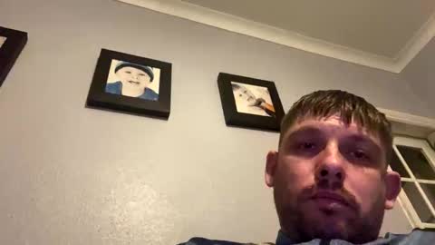 Snapshot of skuzzy25 chatting on May 23, 9:52 pm skuzzy25 online show from May 23, 9:52 pm