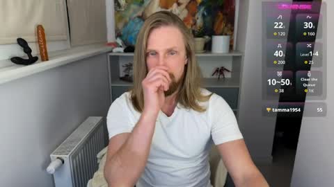 Snapshot of sky_guy25 chatting on May 16, 7:45 pm sky_guy25 online show from May 16, 7:45 pm
