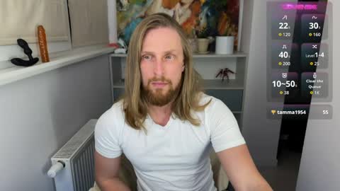 Snapshot of sky_guy25 chatting on May 16, 8:07 pm sky_guy25 online show from May 16, 8:07 pm