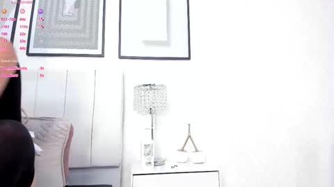 sky_johnson_ online show from September 11, 7:14 pm