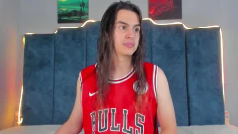 Santiago online show from October 20, 10:10 pm