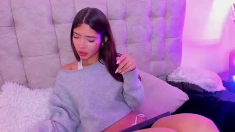 sky_n_zayn online show from May 20, 12:22 pm
