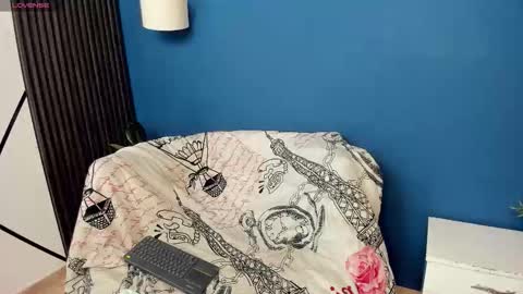 Snapshot of sky_rivers chatting on December 15, 12:26 am sky_rivers online show from December 15, 12:26 am