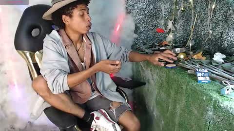 Snapshot of sky_walkerss chatting on March 15, 2:28 am sky_walkerss online show from March 15, 2:28 am